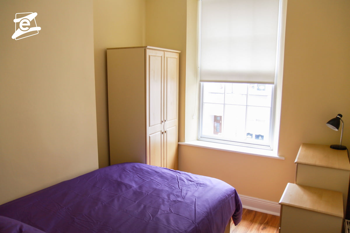 Ensuite room in a modern 4-bed apartment