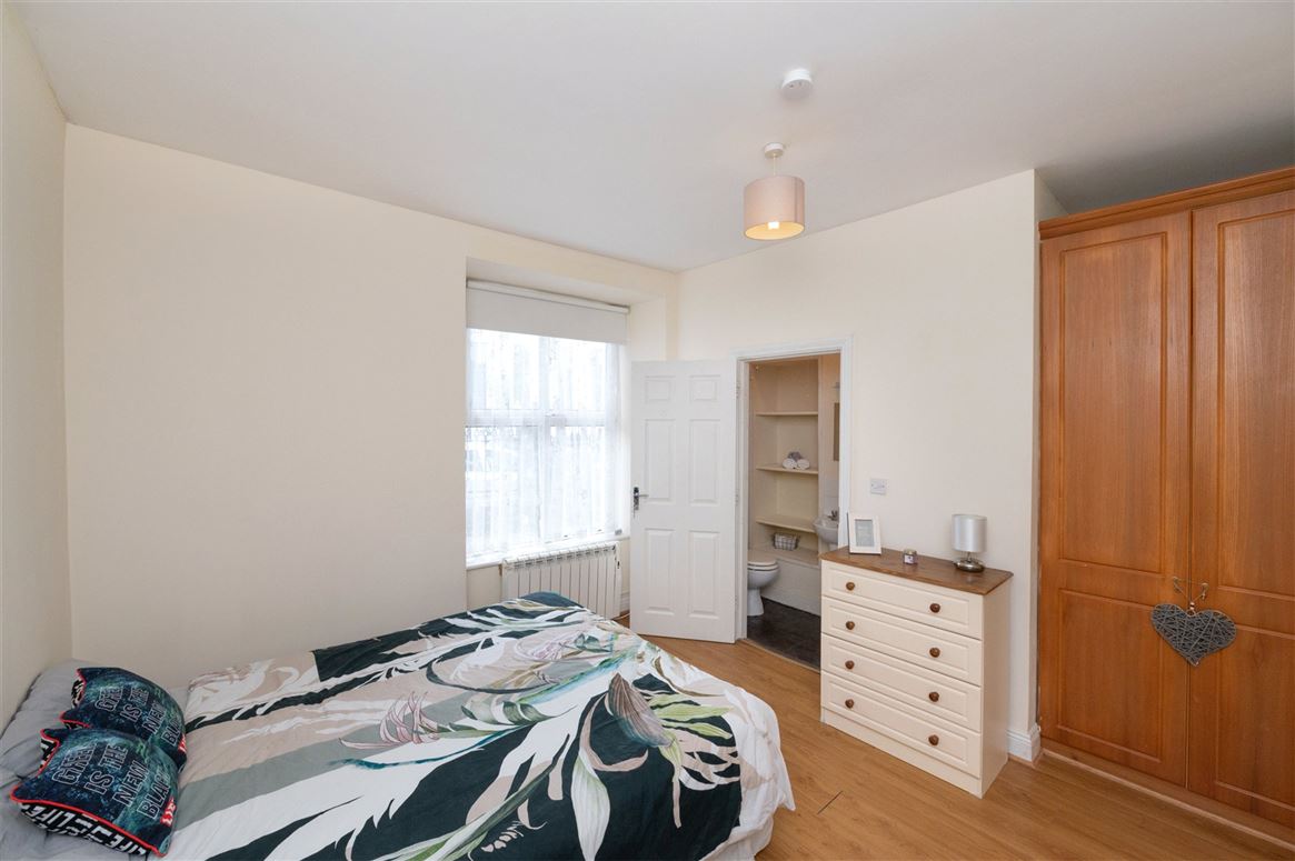 Ensuite room in a modern 4-bed apartment