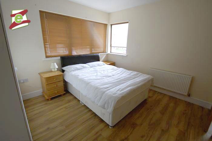 Ensuite room in a modern 4-bed apartment